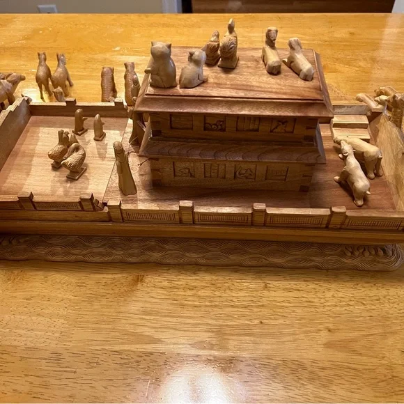 Noah’s Ark- hand carved wood- over 50 pieces - Picture 5 of 5